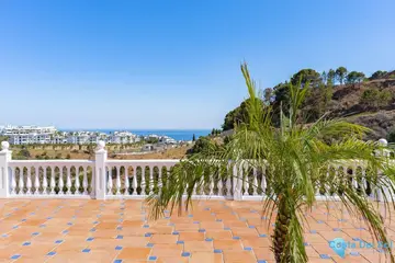 5 bedroom House for Sale in Estepona-24325