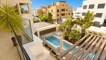 4 bedroom House for Sale in La Cala de Mijas-24798