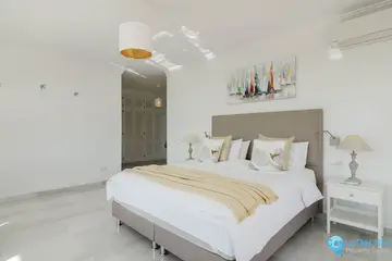4 bedroom House for Sale in Valtocado-25586