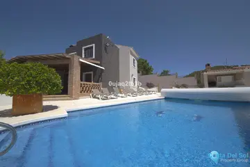 6 bedroom House for Sale in Estepona-25713