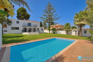 5 bedroom House for Sale in El Coto-25840