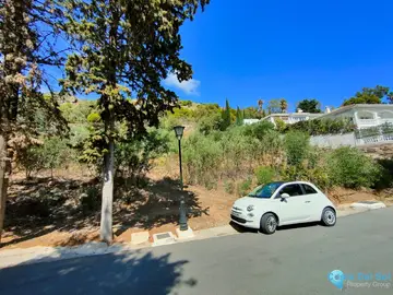 1768m2 Plot for Sale in Benalmadena Pueblo-26009