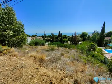 1768m2 Plot for Sale in Benalmadena Pueblo-26011