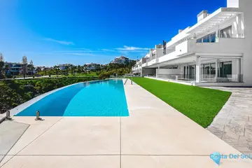 2 bedroom Apartment for Sale in Benalmadena Costa-26240