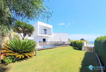4 bedroom House for Sale in Torreguadiaro-27054