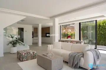 3 bedroom House for Sale in Nueva Andalucía-27301