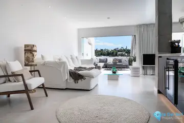 3 bedroom Apartment for Sale in La Quinta-27556