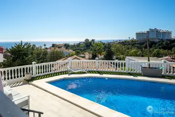 4 bedroom House for Sale in Fuengirola-28012