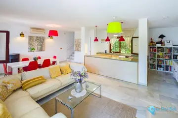 4 bedroom House for Sale in Marbella-28160