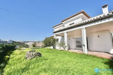 5 bedroom House for Sale in La Cala de Mijas-28277