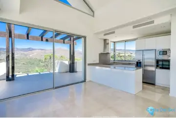 4 bedroom Apartment for Sale in Benahavís-28855