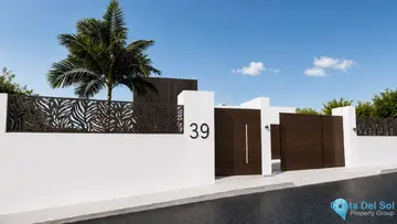4 bedroom House for Sale in La Cala de Mijas-28962