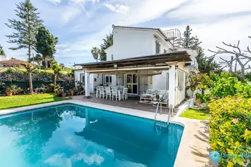 6 bedroom House for Sale in Río Real-28982