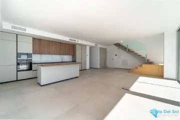 4 bedroom Apartment for Sale in Benalmadena Pueblo-29032