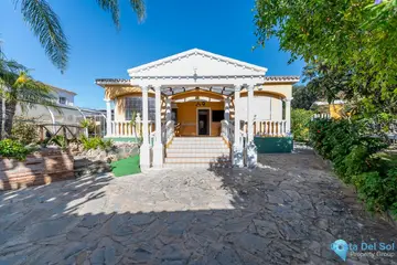 4 bedroom House for Sale in Las Chapas-29624