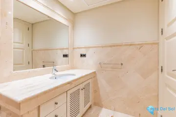 2 bedroom Apartment for Sale in Estepona-29820