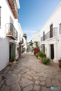 2 bedroom House for Sale in The Golden Mile-30228