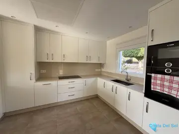 5 bedroom House for Sale in Estepona-30819