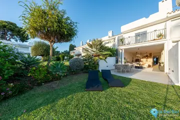 4 bedroom House for Sale in Nueva Andalucía