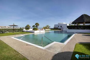 3 bedroom Apartment for Sale in New Golden Mile-30909