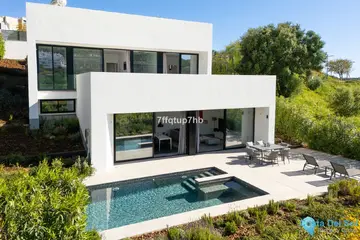 3 bedroom House for Sale in Estepona-30953