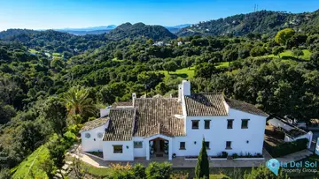 5 bedroom House for Sale in Casares-31144