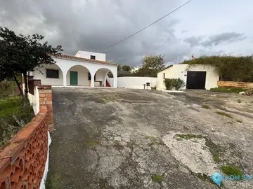 4 bedroom House for Sale in Estepona