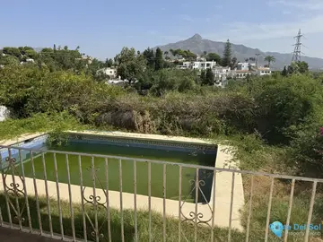 6 bedroom House for Sale in Nueva Andalucía-32030
