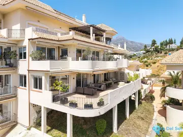 4 bedroom Apartment for Sale in Nueva Andalucía-32081