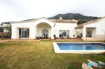 4 bedroom House for Sale in Istán-32472
