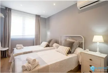 4 bedroom Apartment for Sale in Málaga Centro-32582