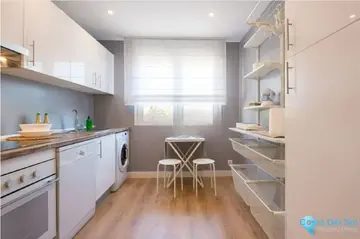 4 bedroom Apartment for Sale in Málaga Centro-32577