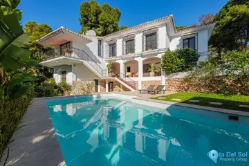 4 bedroom House for Sale in Pinares de San Antón-32781