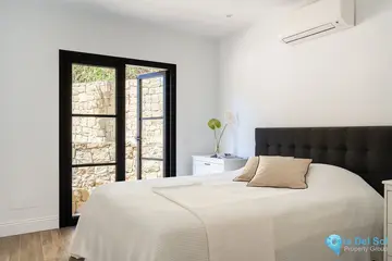 5 bedroom House for Sale in Casares-33002