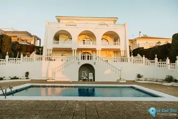 6 bedroom House for Sale in Benalmadena-33159