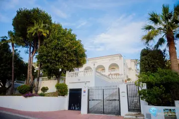 6 bedroom House for Sale in Benalmadena-33160