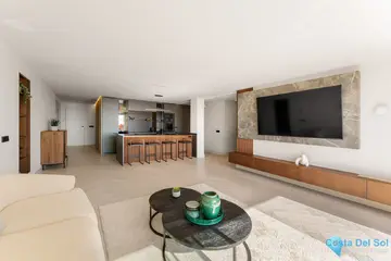 4 bedroom Apartment for Sale in La Quinta-33412