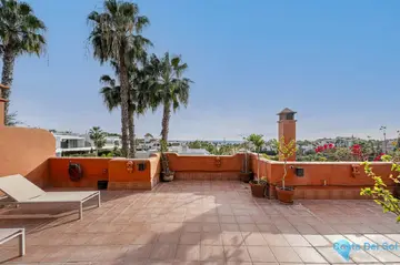 4 bedroom House for Sale in The Golden Mile-33594
