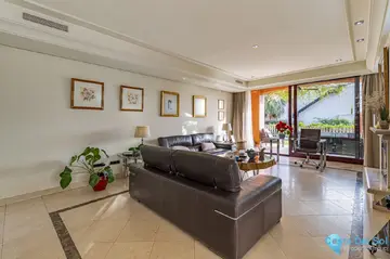 4 bedroom House for Sale in The Golden Mile-33598