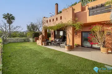 4 bedroom House for Sale in The Golden Mile-33599