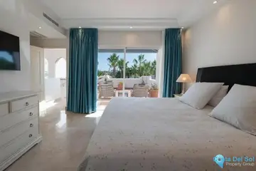 3 bedroom Apartment for Sale in Puerto Banús-33801