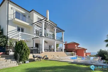 5 bedroom House for Sale in Benalmadena