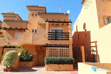 4 bedroom House for Sale in The Golden Mile-33953