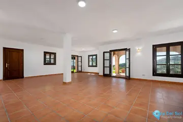 4 bedroom House for Sale in Casares-34047