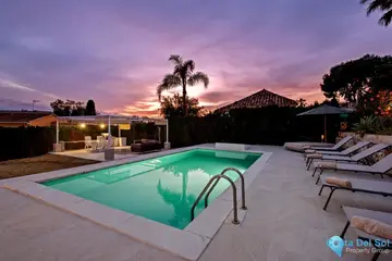 4 bedroom House for Sale in Elviria-34053