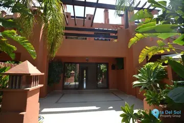 3 bedroom House for Sale in The Golden Mile-34075