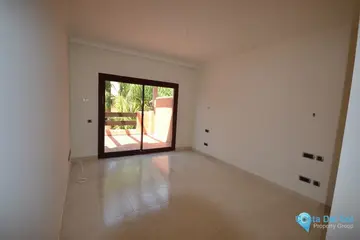 3 bedroom House for Sale in The Golden Mile-34090