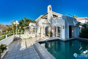 4 bedroom House for Sale in Nueva Andalucía