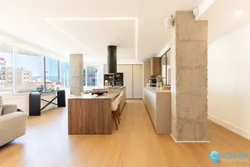 4 bedroom Apartment for Sale in Málaga Centro-34636