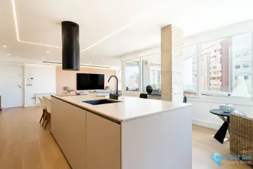 4 bedroom Apartment for Sale in Málaga Centro-34643